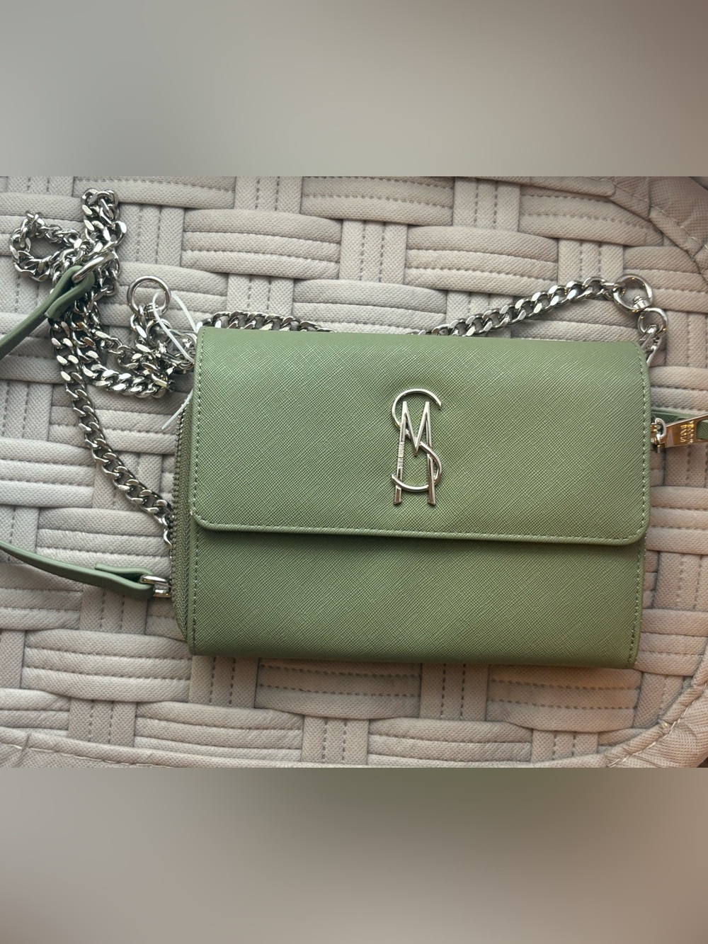 Steve Madden Green Wallet-on-Chain Crossbody, Silver Chain Strap, Zip, Logo